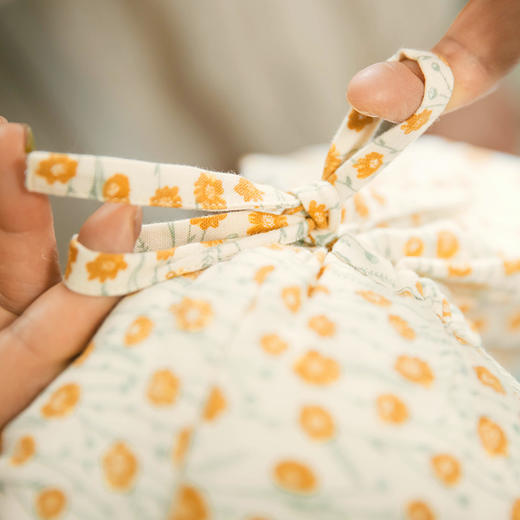 花舞系列糖果枕清新碎花双色糖果枕 商品图3