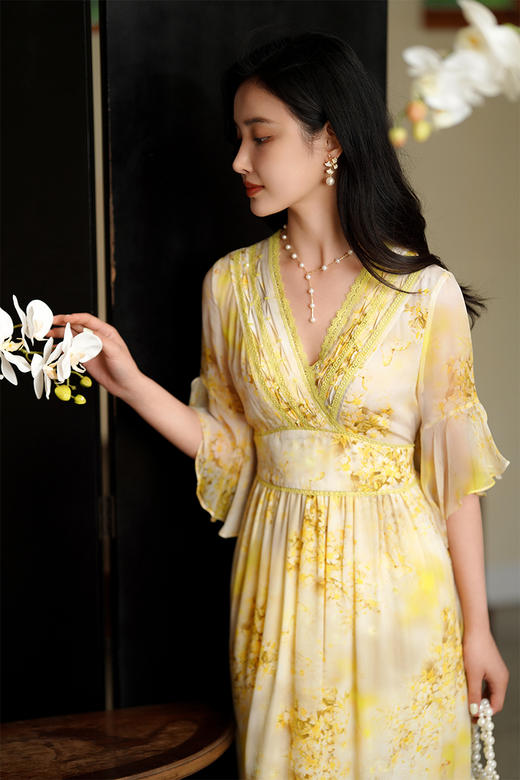 逸红颜明月优选#『妙园』6A级 “重磅”桑蚕丝双绉V领收腰连衣裙，轻松营造优雅韵味！ 商品图11