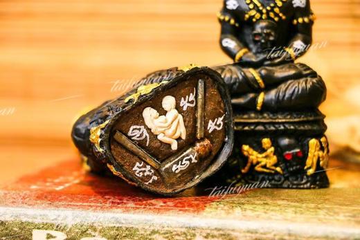 珍藏供奉型:阿赞帝 "男欢女爱" 红眼拍婴