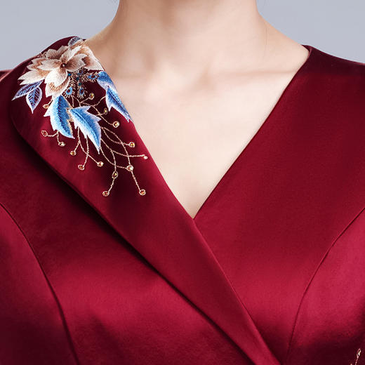 LHS-A172新款婚庆喜婆婆装婚宴礼服 高贵显瘦旗袍 新中式连衣裙女 商品图1