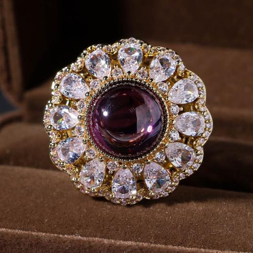 【甄珠贝·花卉系列】53*53cm小丝巾和施华洛丝巾扣胸花两用款礼盒套装 商品图2