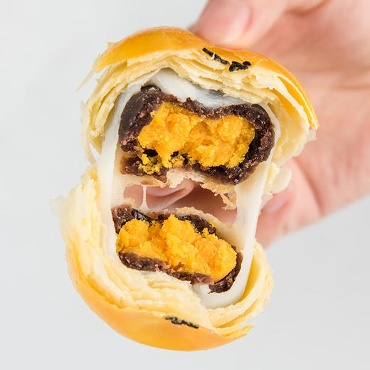 轩妈家蛋黄酥6枚经典红豆糕点雪媚娘办公室休闲小吃点心早餐零食 商品图2