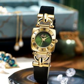 【美妆饰品】新款复古罗马方形表盘女士潮流小绿表石英皮带手表