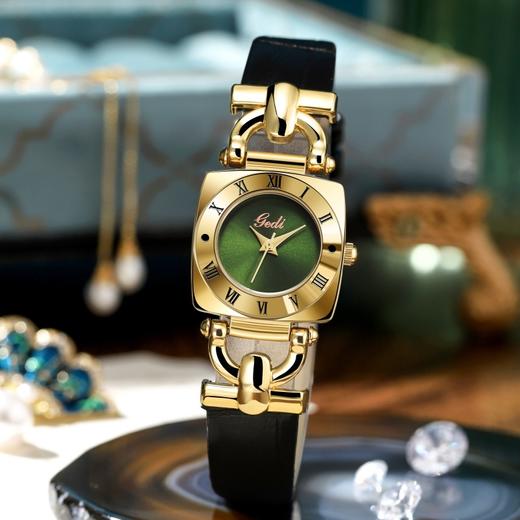 【美妆饰品】新款复古罗马方形表盘女士潮流小绿表石英皮带手表 商品图0
