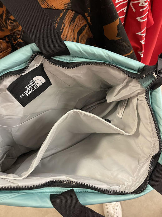 THE NORTH FACE/北面  男女同款刺绣LOGO拼色弧形底拉链口挎包 商品图1