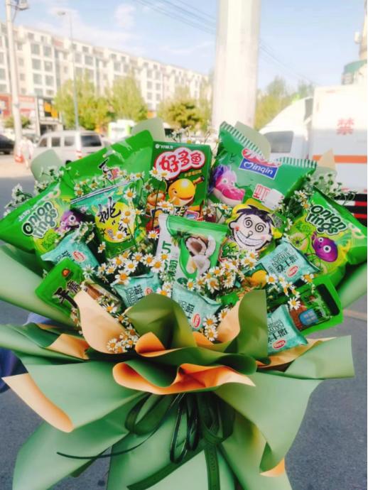 绿色系零食花束（拼团） 商品图0