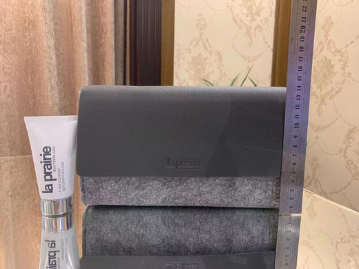【5.28 王炸割肉价】la prairie 毛毡化妆包 商品图2