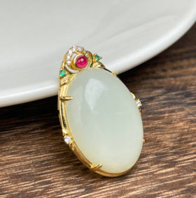 白玉吊坠-四爪蛋面