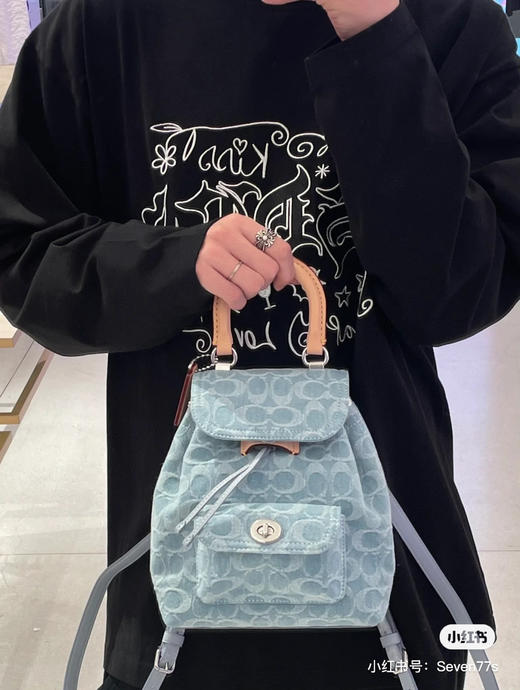 蔻驰香布雷丹宁小双肩 商品图1