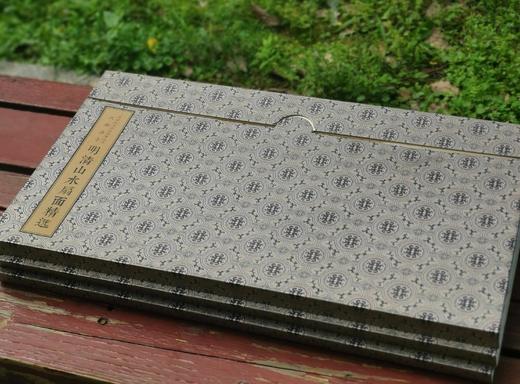 《风物在手：明清扇面选》，全三册，4开精装，散叶，尺寸：59.1cm*33cm,盒装，张捷主编，中国美术学院出版社2020年版，定价480元，售价330元。 商品图1