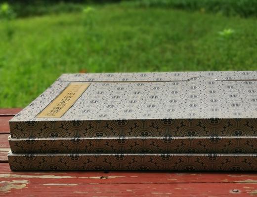 《风物在手：明清扇面选》，全三册，4开精装，散叶，尺寸：59.1cm*33cm,盒装，张捷主编，中国美术学院出版社2020年版，定价480元，售价330元。 商品图0