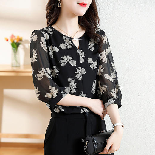 宽松修身显瘦，减龄百搭碎花雪纺衫KQL-E216N3782 商品图3