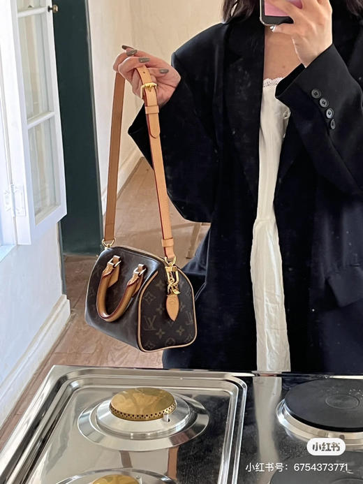 Lv20枕头包窄肩带 商品图3