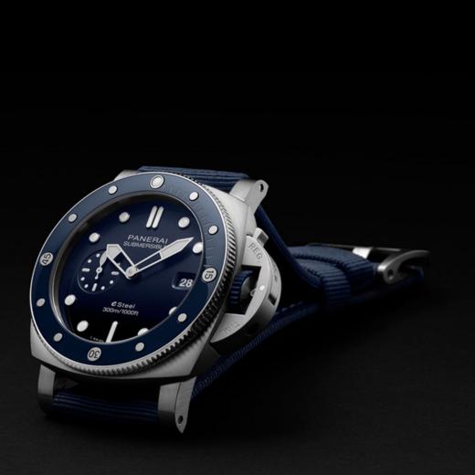 沛纳海 Panerai  Submersible 潜行系列QuarantaQuattro eSteel™ Blu Profondo 腕表 PAM01289 商品图2