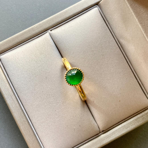 高冰种阳绿翡翠蛋面戒指18k黄金镶嵌 商品图3