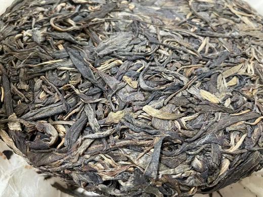 2015年老茶·珍藏品·易武乔木野生饼 357克 商品图3