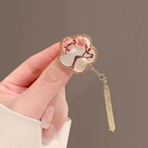 梵宝雅阁 天然珍珠红梅傲雪胸针高级感小香风毛衣衬衫防走光固定 商品图3