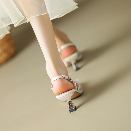 轻奢名媛风，尖头网纱拼接后空凉鞋DMJ-Z81262F 商品图10