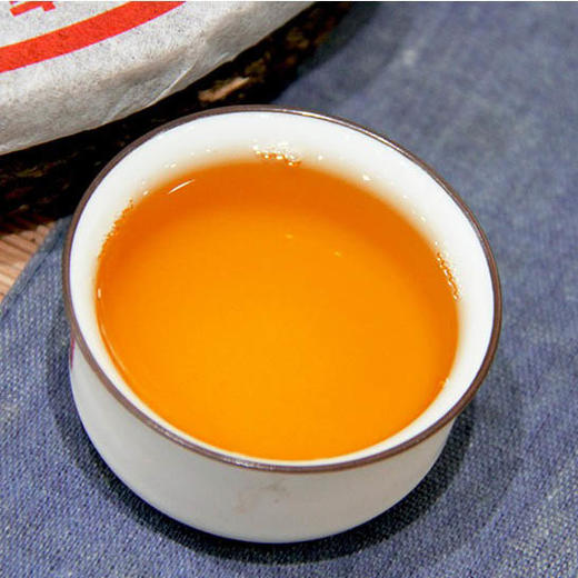 中粮-中茶2007年(生茶)9801普洱生茶铁饼圆茶400克/饼/昆明干仓直发/有点虫眼，忌讳慎拍 商品图2