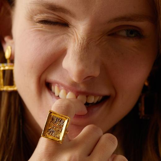 订购8周｜Elise Tsikis-Volissos-YAYA 刻字 金色 戒指［美国设计师］ 商品图0