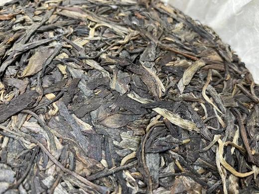 2015年老茶·珍藏品·易武乔木野生饼 357克 商品图5