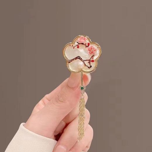 梵宝雅阁 天然珍珠红梅傲雪胸针高级感小香风毛衣衬衫防走光固定 商品图5
