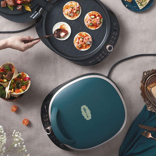 小熊（Bear） 家用电饼铛三明治早餐机煎饼薄饼机双面加热烙饼锅DBC-P15J1 商品图3