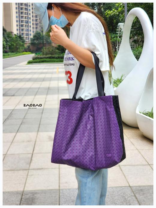 三宅一生 KURO系列拼色硅胶托特包单肩包 男女同款 特惠 Z-10780 商品图3