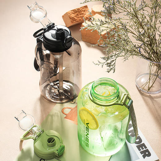 【分仓直发包邮】菲驰律动吨吨桶1700ml FC102-1700（颜色随机） 商品图1