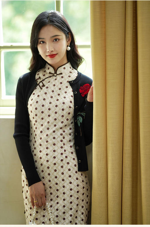 爆款推荐# 经典长青款『山晴』玫瑰刺绣针织开衫，经典百搭，属于你的百搭单品！ 商品图7