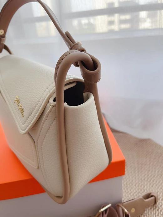 老米优品/ 复古小方包《Folli Follie希腊轻奢时尚拼接挂耳小方包》细腻柔软品质很棒，小巧大容量！ 卡其褐6月中发货 商品图2