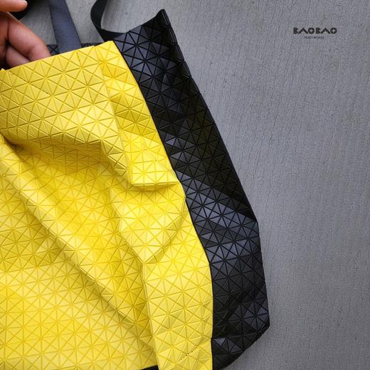 三宅一生 KURO系列拼色硅胶托特包单肩包 男女同款 特惠 Z-10780 商品图9