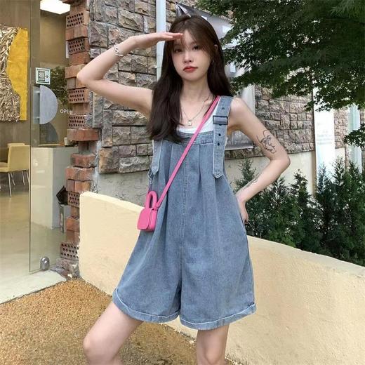 【可盐可甜青春甜美❗️夏季新款卷边牛仔背带裤短裤女】阔腿设计修饰身形，宽松的设计让你舒适自在，夏季常备，舒适亲肤，小个子阔腿学生宽松连体裤粉丝专属 商品图2