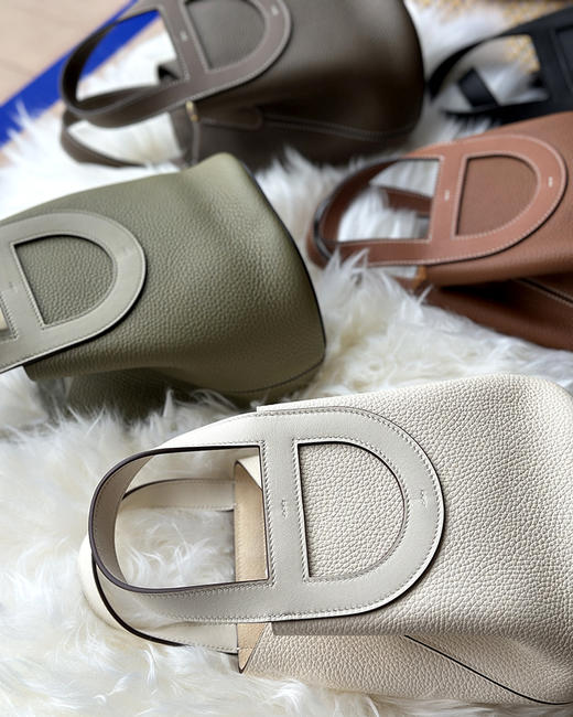 现货 THS 5.31- 爱马家 In the loop 猪鼻子菜篮子水桶包 牛皮荔枝纹 包 6色 CQ1256 商品图3