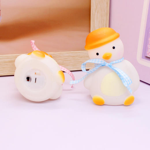 【氛围感爆棚❗️可爱歪头鸭小夜灯女生儿童卧室床头灯】萌趣乖巧可爱，充满童趣和温馨，轻触即亮，暖光安抚情绪，睡眠宿舍氛围灯创意礼品粉丝专属特价清仓新年礼盒年货礼盒 商品图3