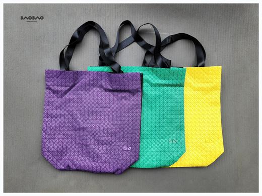 三宅一生 KURO系列拼色硅胶托特包单肩包 男女同款 特惠 Z-10780 商品图1