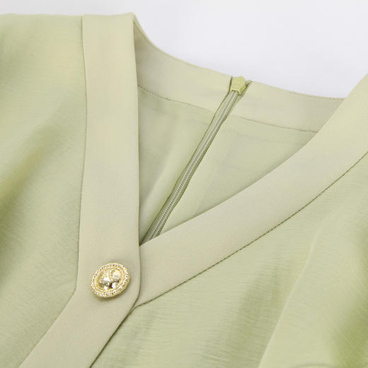 NF8F5斯尔丽瑟俪2023新款V领荷叶层叠设计甜美浪漫减龄高级感连衣裙 商品图4