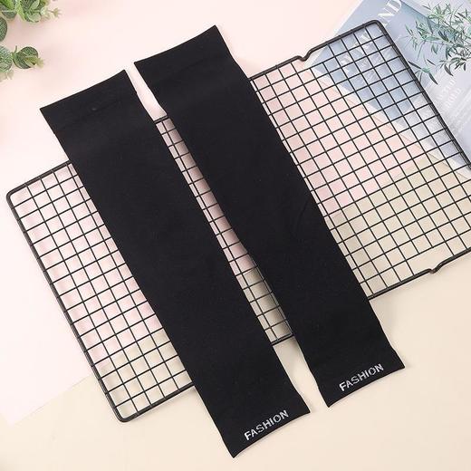 【户外运动必备！采用冰丝面料】冰感升级夏季防晒袖套，清凉舒适，防晒护肤，纯色设计，时尚百搭。 商品图10