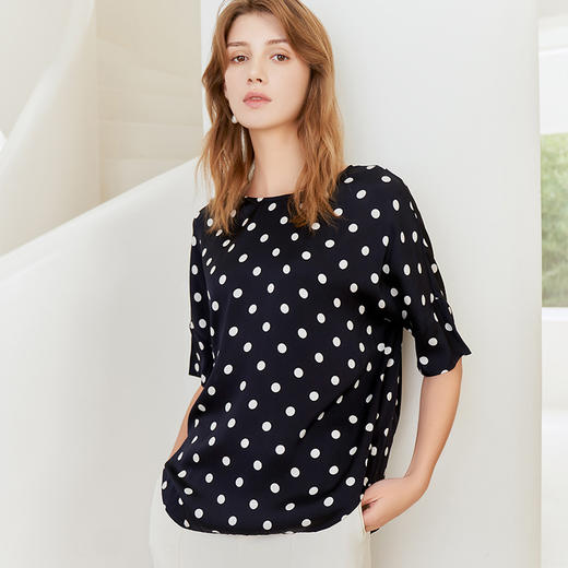 【桑蚕丝圆领T恤】23年春夏女士新品桑蚕丝T恤藏青底圆点印花上衣 商品图1