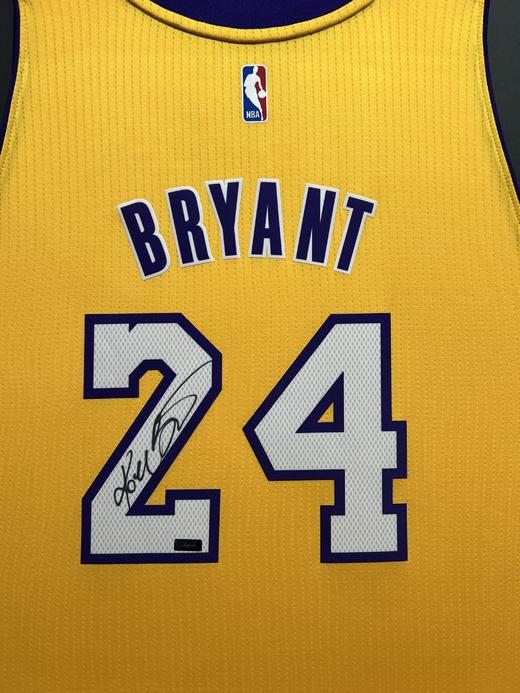 收藏系列 科比 湖人队24号黄色 亲笔签名球衣 商品图3