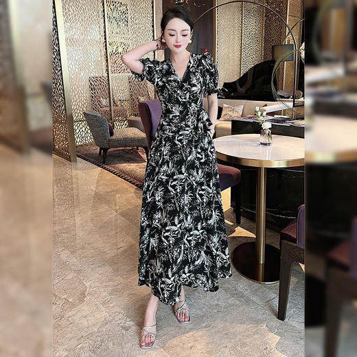 HR WS28089气质时尚潮流印花两件套裙 商品图1