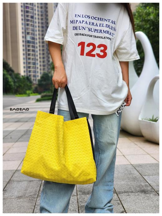 三宅一生 KURO系列拼色硅胶托特包单肩包 男女同款 特惠 Z-10780 商品图6