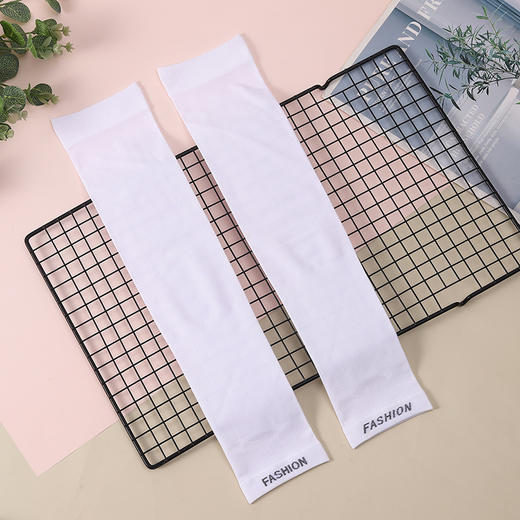 【户外运动必备！采用冰丝面料】冰感升级夏季防晒袖套，清凉舒适，防晒护肤，纯色设计，时尚百搭。 商品图12