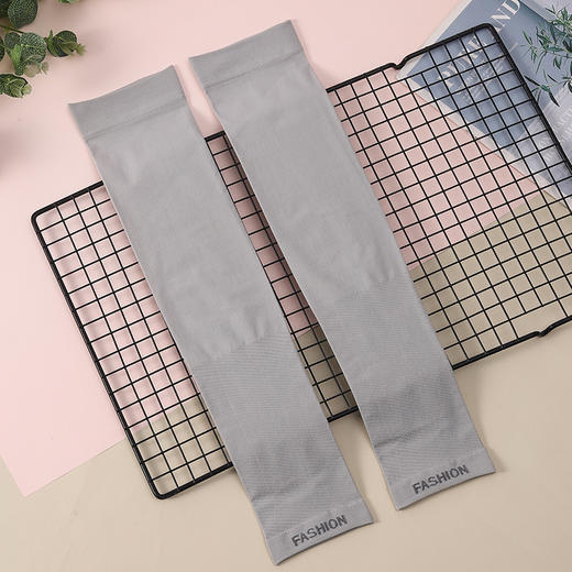 【户外运动必备！采用冰丝面料】冰感升级夏季防晒袖套，清凉舒适，防晒护肤，纯色设计，时尚百搭。 商品图11