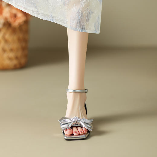 爆款百搭，里外全皮蝴蝶结低跟凉鞋QQJ-JZ-762F 商品图1