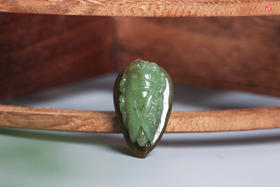 【大魁天下】和田糖玉俏色巧雕玉蝉