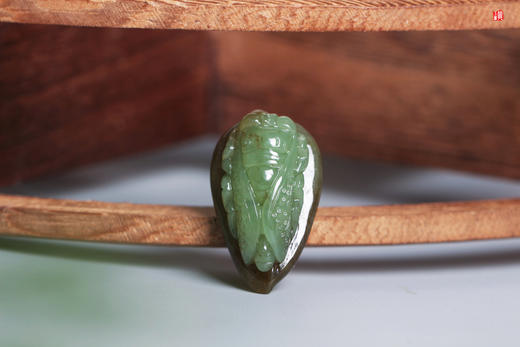 【大魁天下】和田糖玉俏色巧雕玉蝉 商品图0