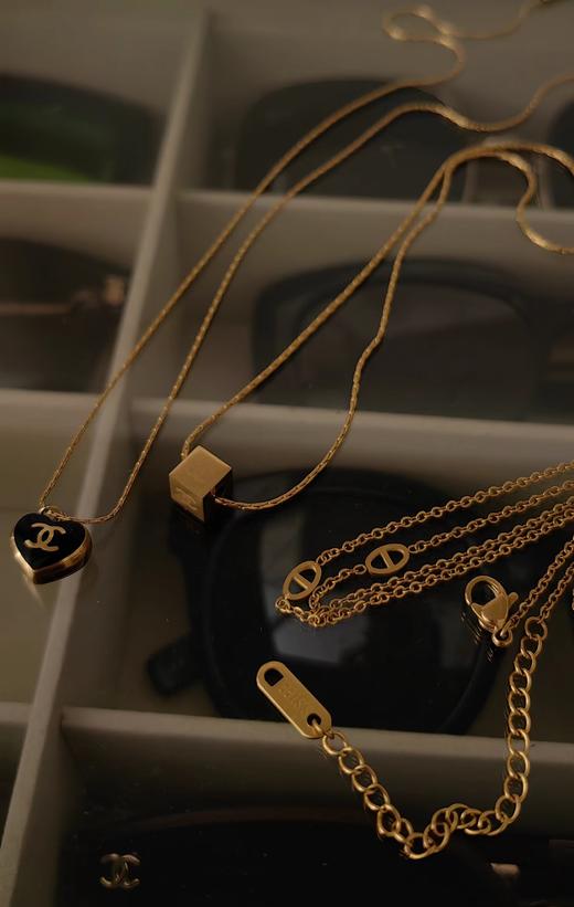 14K包金刷釉工艺浮雕小香实心桃心项链 蛇骨链自留不掉色 商品图7