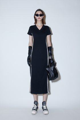 V领趴条修身连衣裙