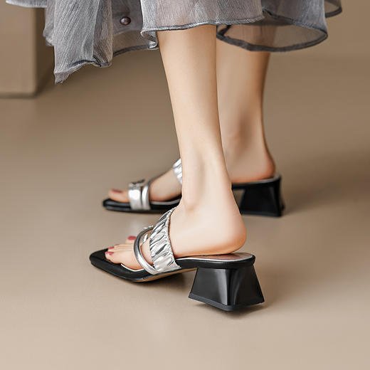 时尚个性，羊皮套趾粗跟凉拖OFSM-OF6771 商品图2